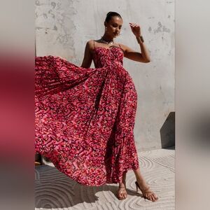 NWT Petal & Pup Achanti Pleated Maxi Dress